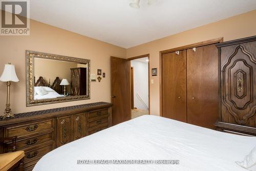 44 Flagstick Court, Toronto, ON - Indoor Photo Showing Bedroom