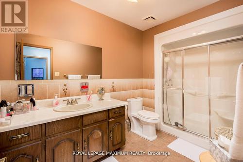 44 Flagstick Court, Toronto, ON - Indoor Photo Showing Bathroom