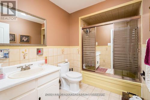 44 Flagstick Court, Toronto, ON - Indoor Photo Showing Bathroom