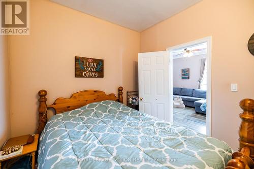 220 Grey Street, Brantford, ON - Indoor Photo Showing Bedroom