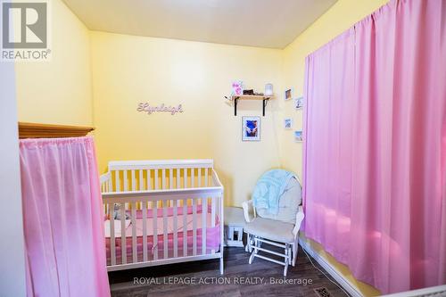 220 Grey Street, Brantford, ON - Indoor Photo Showing Bedroom