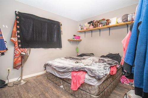 1765 Hollywood Road, Kelowna, BC - Indoor Photo Showing Bedroom