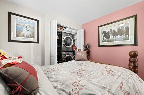 74 Lodge Drive, Clearwater, BC - Indoor Photo Showing Bedroom