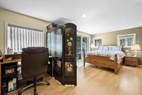 74 Lodge Drive, Clearwater, BC - Indoor Photo Showing Bedroom