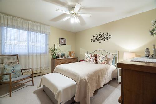 412-1450 Bertram Street, Kelowna, BC - Indoor Photo Showing Bedroom