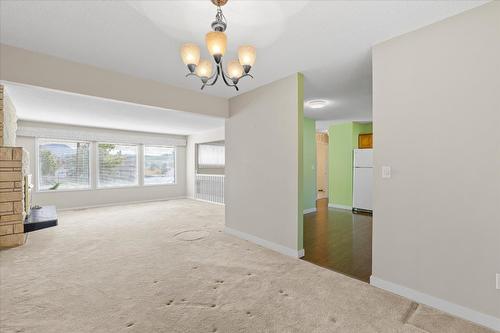 328 Glenmore Road, Kelowna, BC - Indoor Photo Showing Other Room