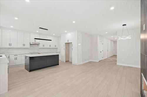 1681 Harbour View Crescent, Westbank, BC - Indoor Photo Showing Kitchen