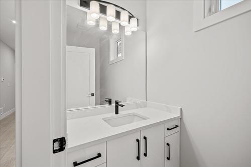 1681 Harbour View Crescent, Westbank, BC - Indoor Photo Showing Bathroom