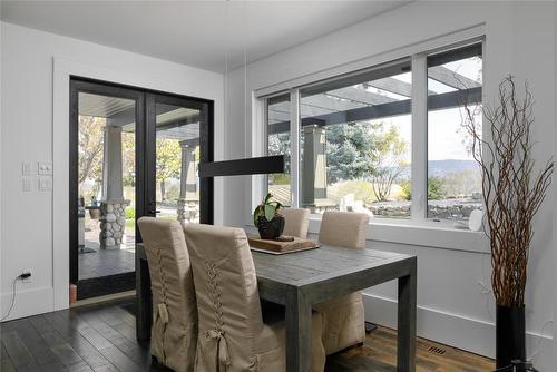 2375 Grantham Road, Kelowna, BC - Indoor Photo Showing Dining Room