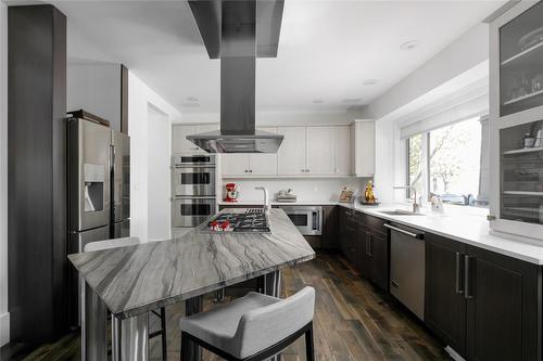 2375 Grantham Road, Kelowna, BC - Indoor Photo Showing Kitchen