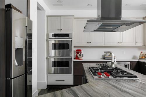 2375 Grantham Road, Kelowna, BC - Indoor Photo Showing Kitchen