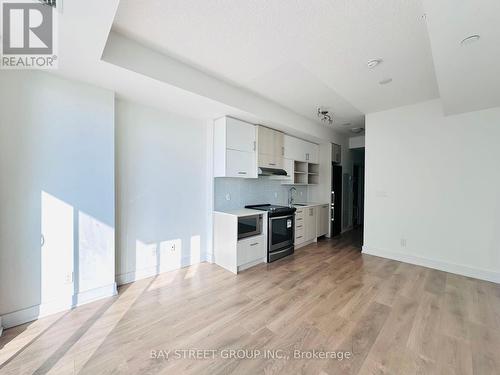 703 - 150 Fairview Mall Drive, Toronto, ON - Indoor Photo Showing Kitchen