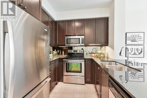 117 - 10 Bloorview Place, Toronto, ON - Indoor Photo Showing Kitchen With Double Sink With Upgraded Kitchen