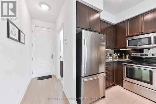 117 - 10 Bloorview Place, Toronto, ON - Indoor Photo Showing Kitchen