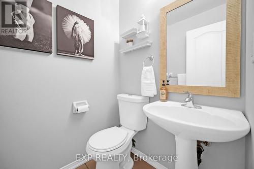 1160 Middlebury Avenue, Oshawa, ON - Indoor Photo Showing Bathroom