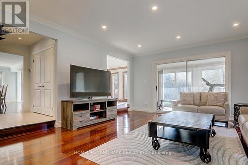 5803 3Rd Line, New Tecumseth, ON - Indoor Photo Showing Living Room