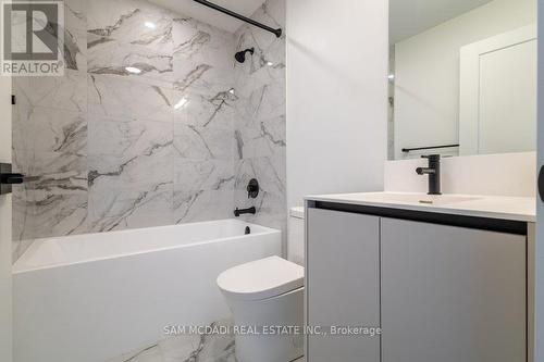 9 - 10 Lou Parsons Way, Mississauga, ON - Indoor Photo Showing Bathroom