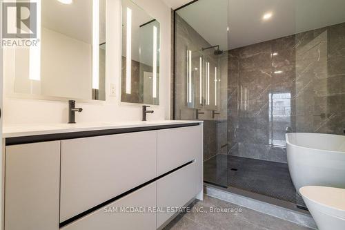 9 - 10 Lou Parsons Way, Mississauga, ON - Indoor Photo Showing Bathroom