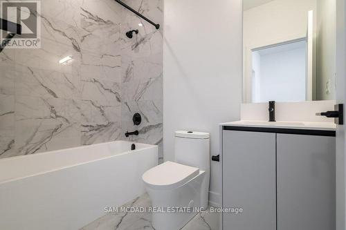 9 - 10 Lou Parsons Way, Mississauga, ON - Indoor Photo Showing Bathroom