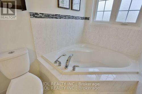 135 Stonebriar Drive, Vaughan, ON - Indoor Photo Showing Bathroom