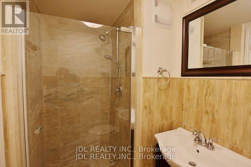 135 Stonebriar Drive, Vaughan, ON - Indoor Photo Showing Bathroom