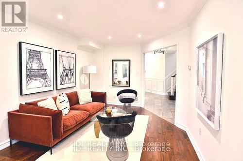 135 Stonebriar Drive, Vaughan, ON - Indoor Photo Showing Living Room