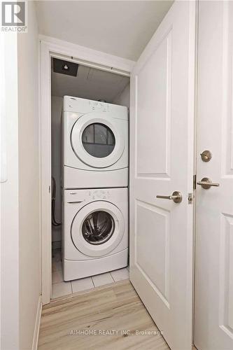 603 - 65 East Liberty Street, Toronto, ON - Indoor Photo Showing Laundry Room