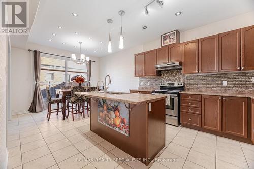 201 Eight Avenue, New Tecumseth, ON - Indoor Photo Showing Kitchen With Upgraded Kitchen