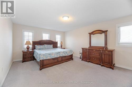 201 Eight Avenue, New Tecumseth, ON - Indoor Photo Showing Bedroom