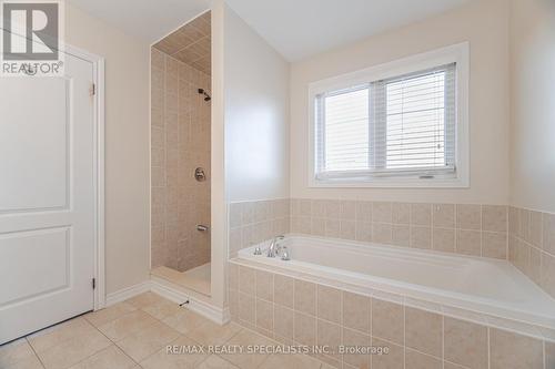 201 Eight Avenue, New Tecumseth, ON - Indoor Photo Showing Bathroom