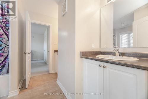 201 Eight Avenue, New Tecumseth, ON - Indoor Photo Showing Bathroom