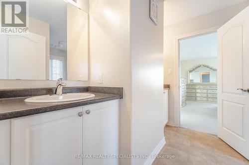 201 Eight Avenue, New Tecumseth, ON - Indoor Photo Showing Bathroom