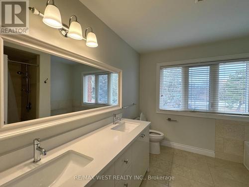 20 Kevi Crescent N, Richmond Hill, ON - Indoor Photo Showing Bathroom