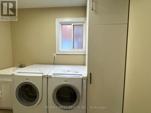 20 Kevi Crescent N, Richmond Hill, ON - Indoor Photo Showing Laundry Room