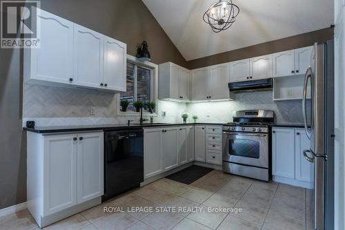 45 Tartan Drive, Haldimand, ON - Indoor Photo Showing Kitchen