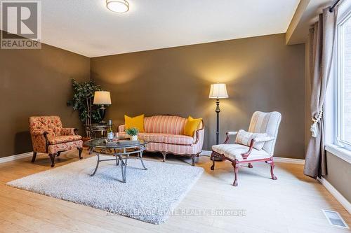 45 Tartan Drive, Haldimand, ON - Indoor Photo Showing Living Room