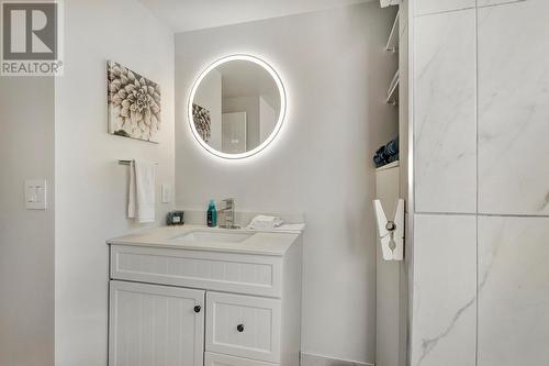 Main Bathroom - 8945 Highway 97 Highway N Unit# 57, Kelowna, BC 