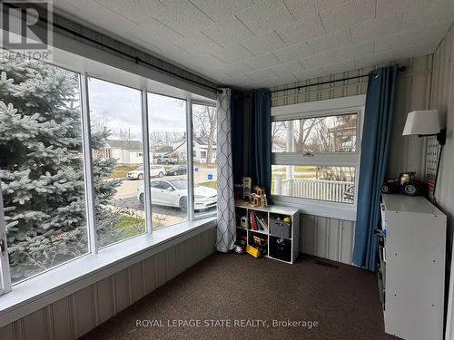 434 Alder Street E, Haldimand, ON - Indoor Photo Showing Other Room