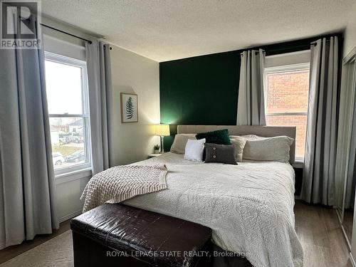 434 Alder Street E, Haldimand, ON - Indoor Photo Showing Bedroom