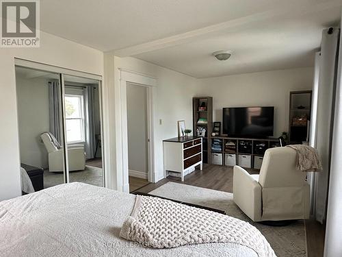 434 Alder Street E, Haldimand, ON - Indoor Photo Showing Bedroom