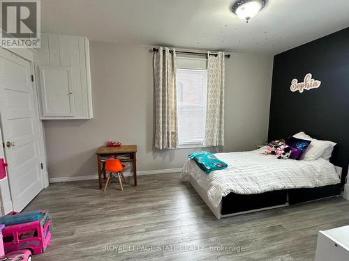 434 Alder Street E, Haldimand, ON - Indoor Photo Showing Bedroom