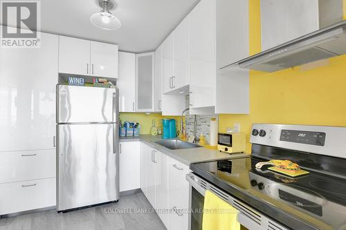 1707 - 2625 Regina Street, Ottawa, ON - Indoor Photo Showing Kitchen