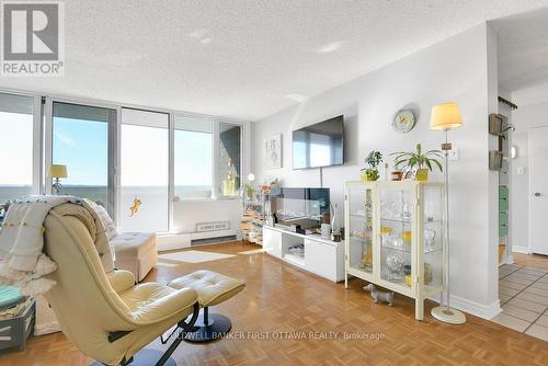 1707 - 2625 Regina Street, Ottawa, ON - Indoor Photo Showing Living Room