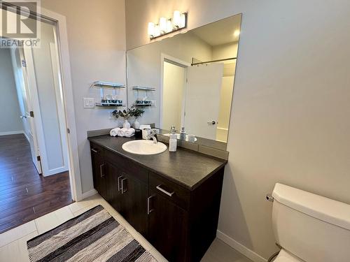 838 Oakville Street Unit# 101, Penticton, BC - Indoor Photo Showing Bathroom