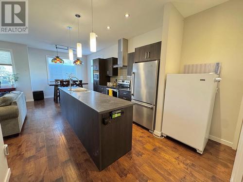 838 Oakville Street Unit# 101, Penticton, BC - Indoor Photo Showing Kitchen With Stainless Steel Kitchen With Double Sink