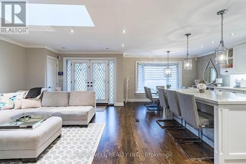 2 Liscombe Road, Toronto, ON - Indoor Photo Showing Living Room