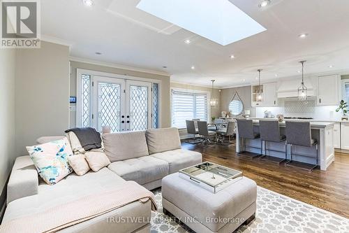 2 Liscombe Road, Toronto, ON - Indoor Photo Showing Living Room