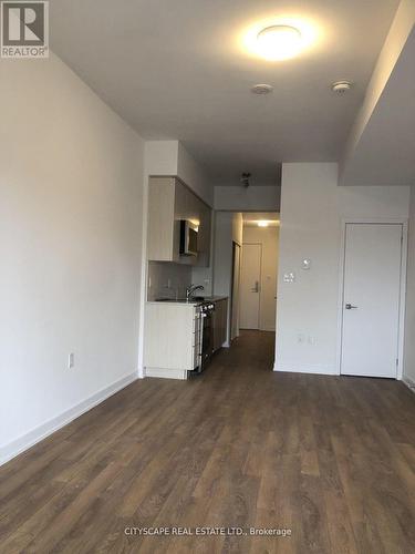 615 - 2433 Dufferin Street, Toronto, ON - Indoor Photo Showing Kitchen