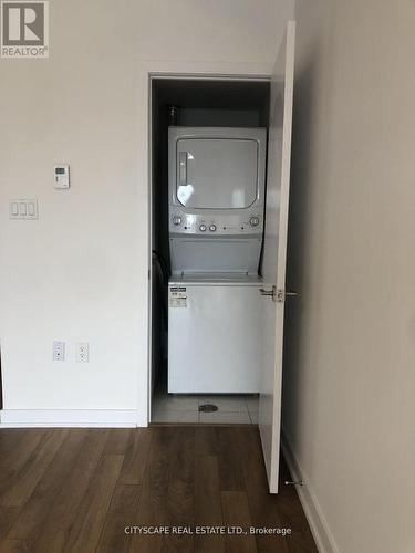 615 - 2433 Dufferin Street, Toronto, ON - Indoor Photo Showing Laundry Room