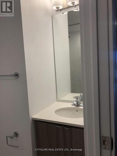 615 - 2433 Dufferin Street, Toronto, ON - Indoor Photo Showing Bathroom